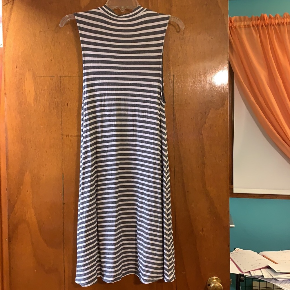 Sleeveless grey & white stripped mid length dress - Picture 4 of 4
